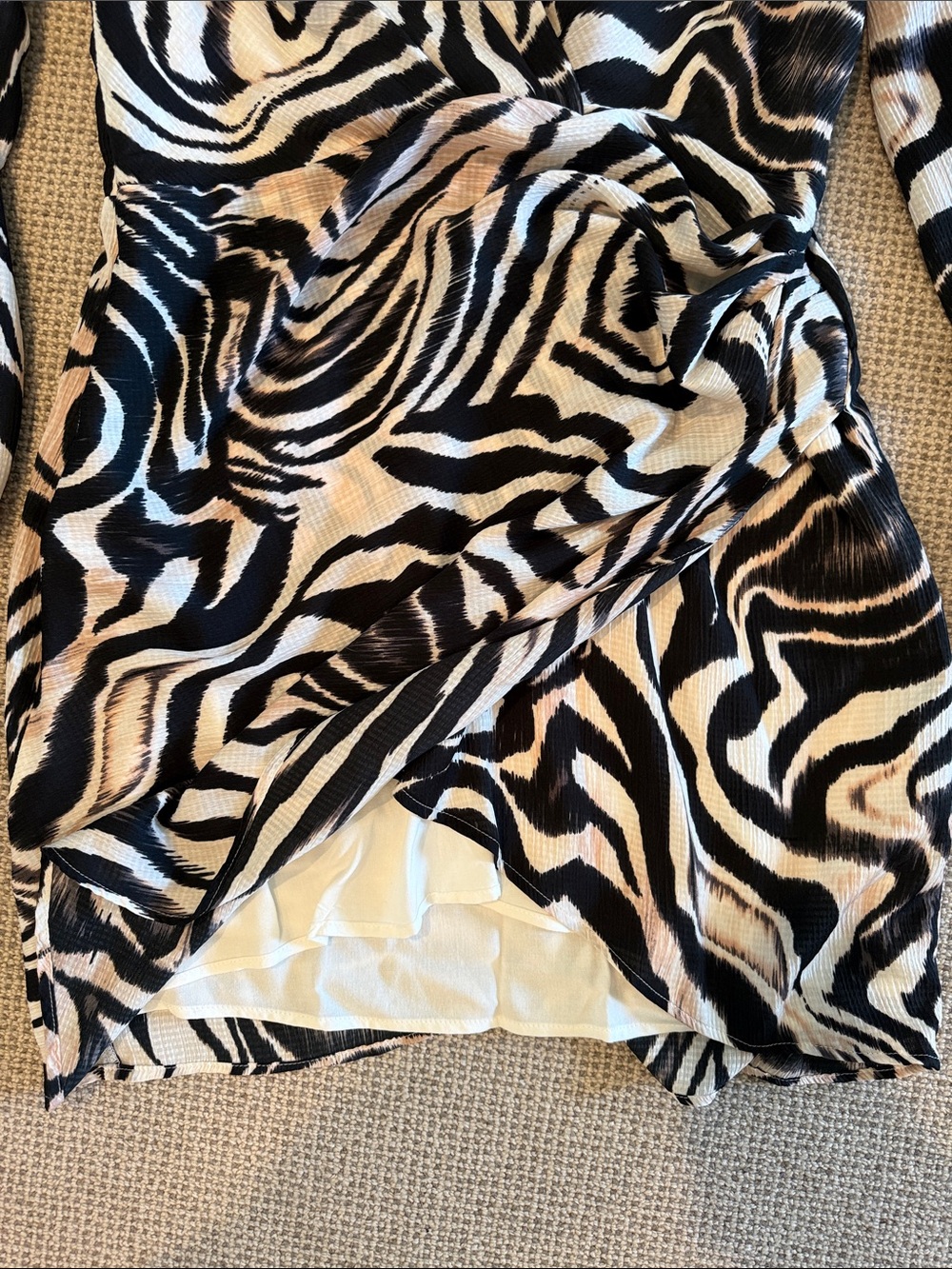Anthropologie fun animal print dress - size M - Picture 4 of 7